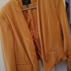 Mustard texture blazer 🚭
